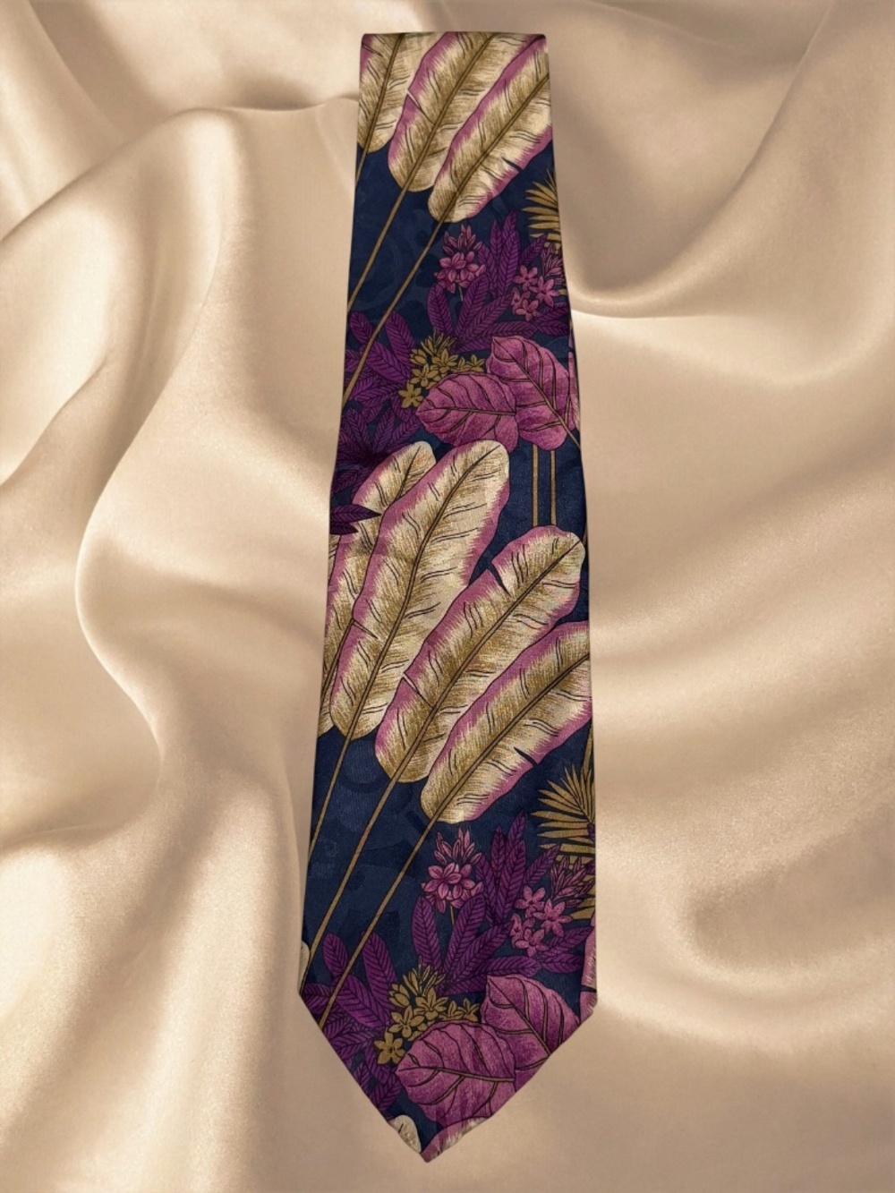 XMI for Nordstrom. Hand Sewn Silk Tie Amazing Design on Navy Background Exc Cond